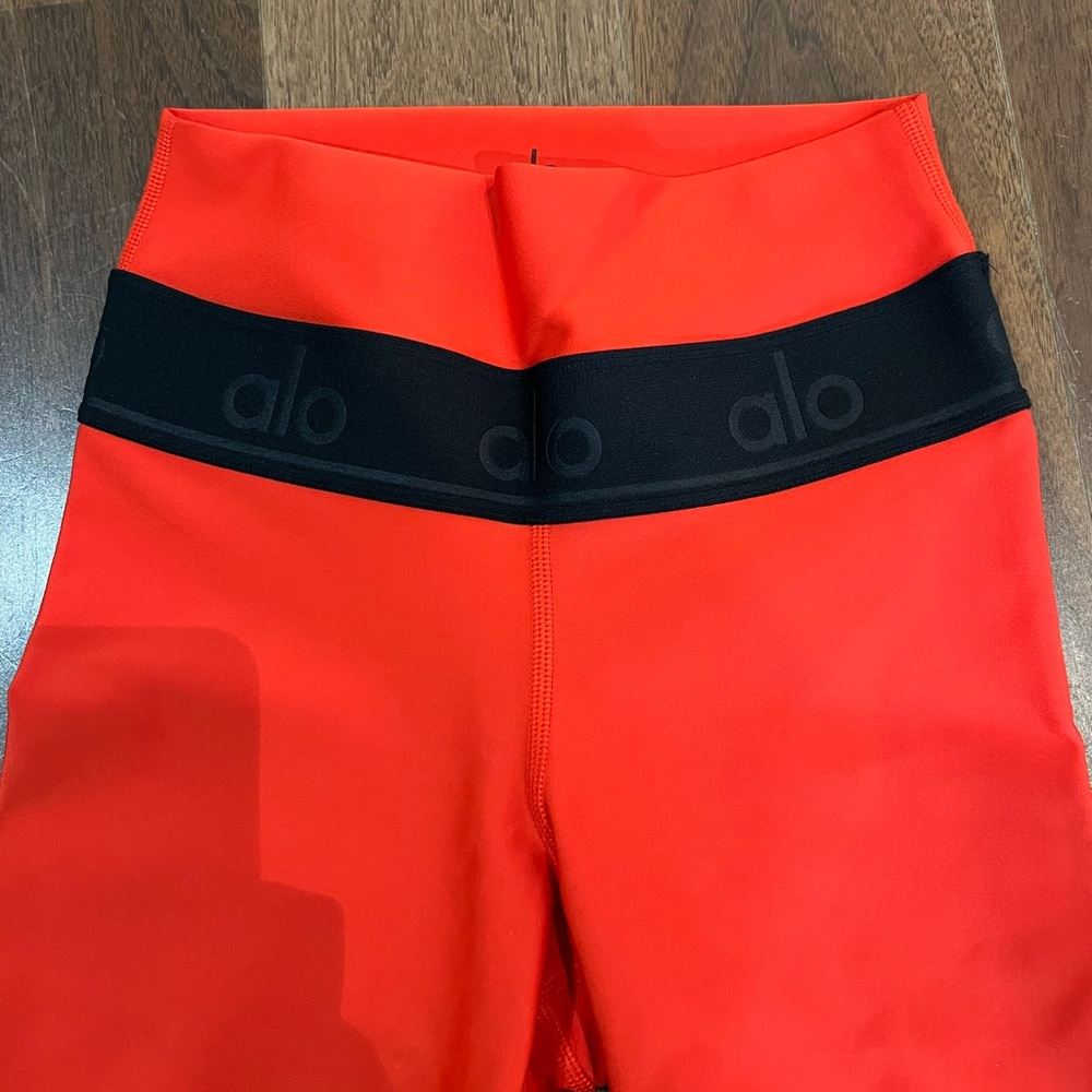 ALO Yoga High-Waist Leggings in Red! (Never worn)
